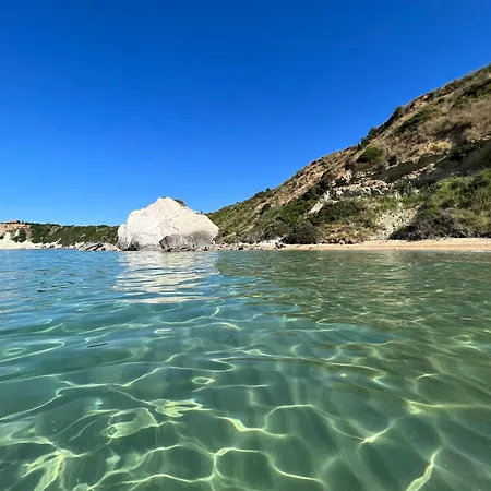 Helios, Kaligata - First Floor Metaxáta